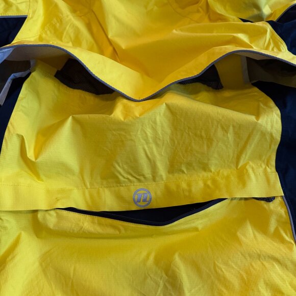Novara (REI) Men's Cycling Waterproof Shell Medium Yellow - Picture 7 of 8